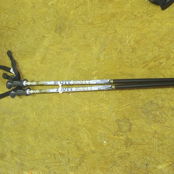 48" ski poles - Picture 1 of 3
